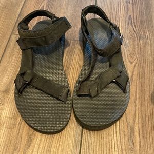Teva black original universal sandals worn once